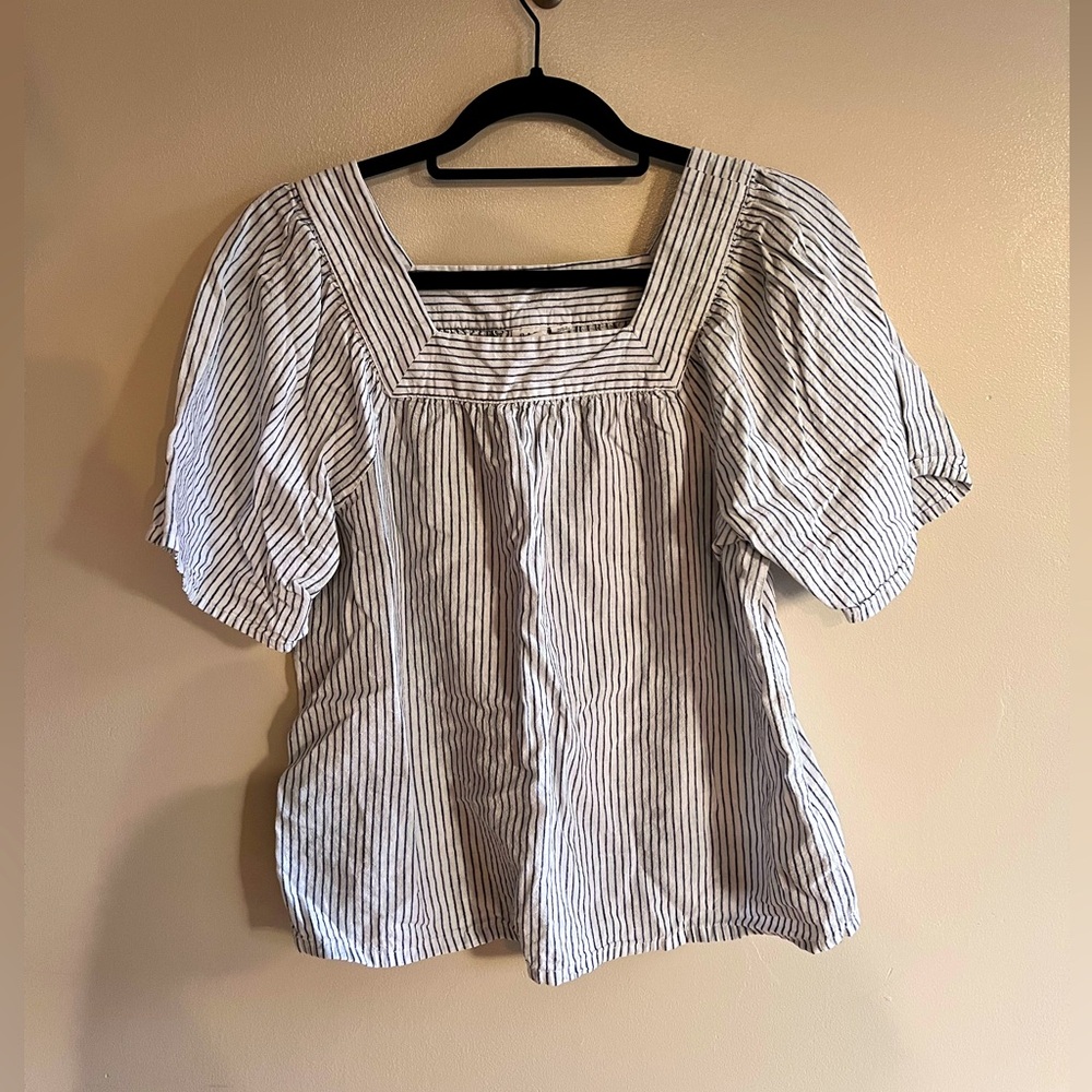 Square Neck, Flowy Sleeved GAP Top - Size Medium